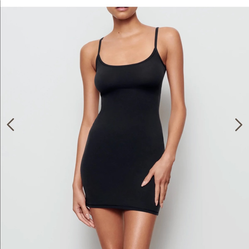 SKIMS NWOT fits everyone slip dress onyx size XL